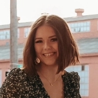 Portrait of Haylee Harrell.